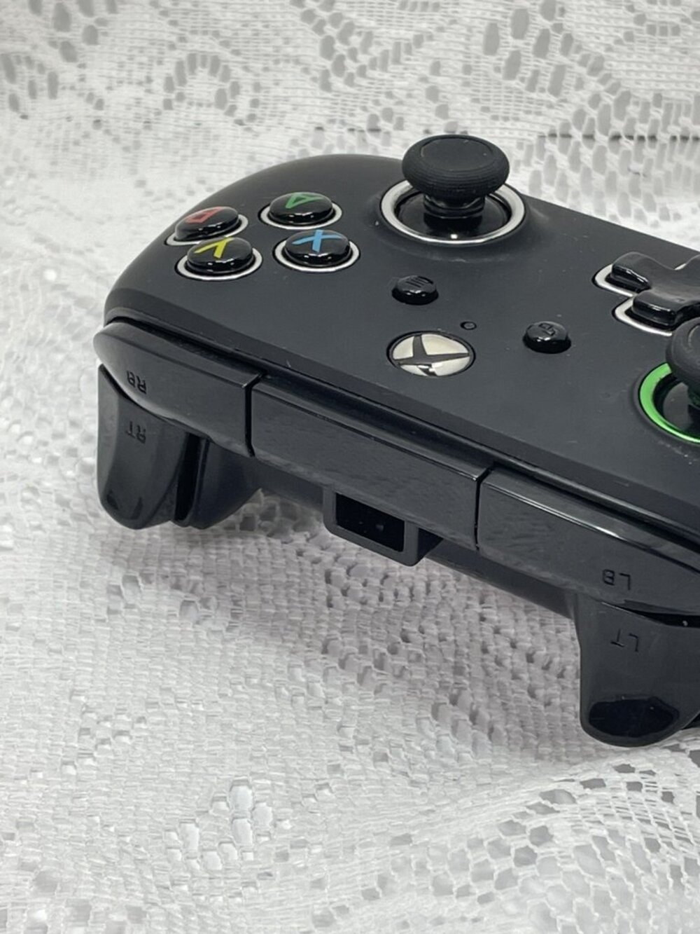 Power A Fusion Pro Wired Controller BLACK for Xbox One & Windows 10 Back Paddles - Picture 4 of 6